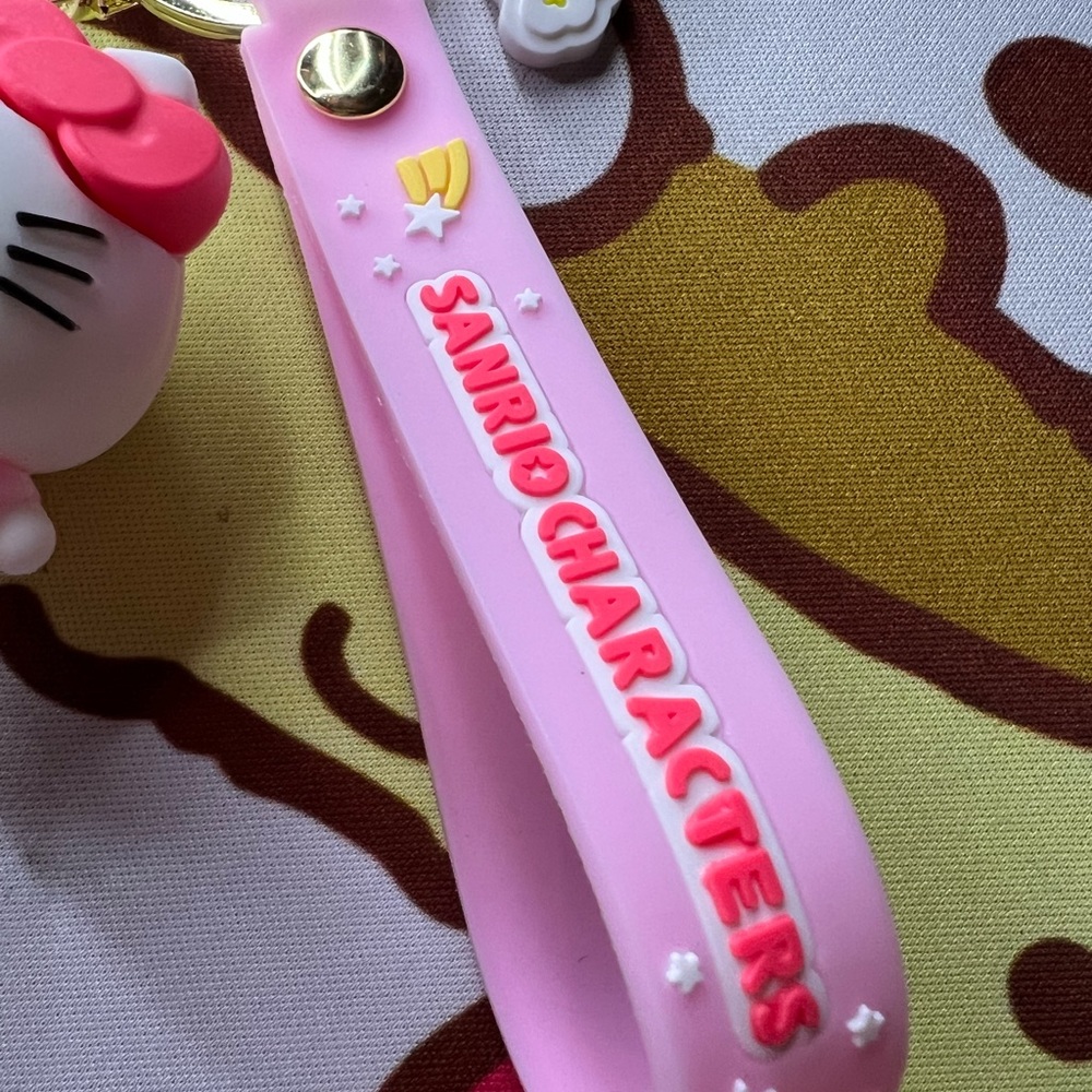 Hello Kitty keychain - Picture 3 of 5